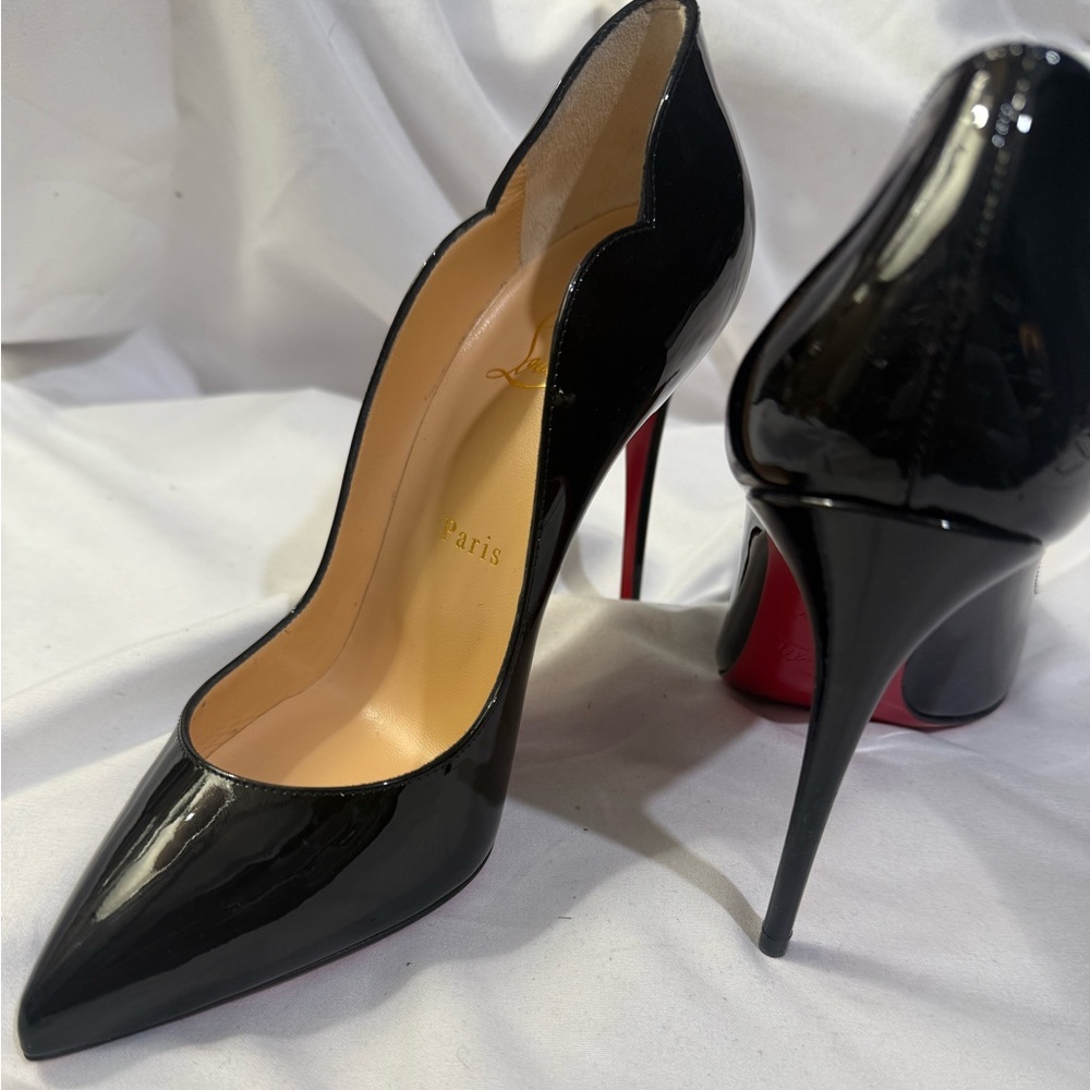 Christian Louboutin 
100 mm Pumps - Patent calf leather - Black - Women Size 37